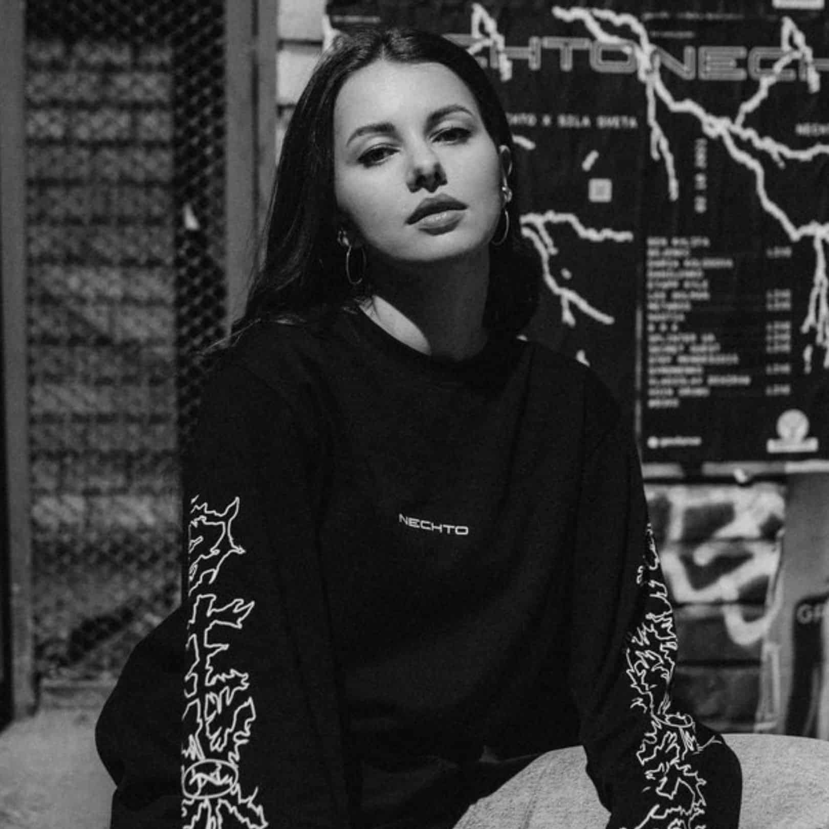 NECHTO Long Sleeve SALE